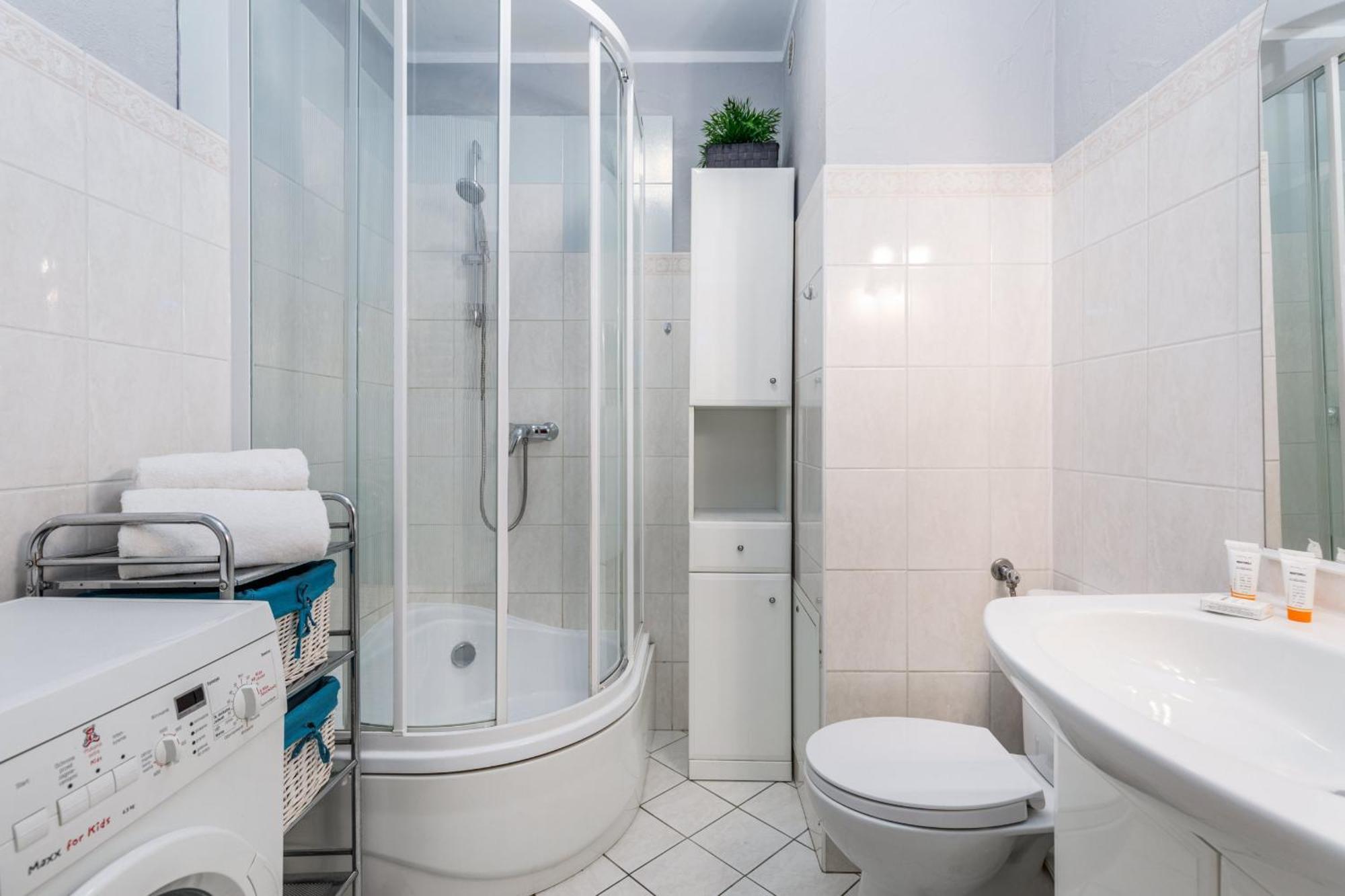 Apartment Harbor Towarowa 18 By Renters